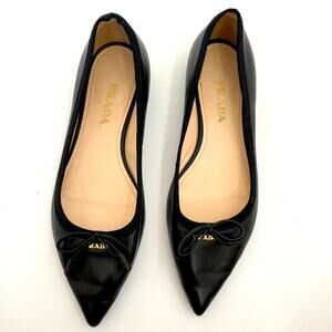 Prada Black leather pointed toe Logo embellished bow tie flats 38